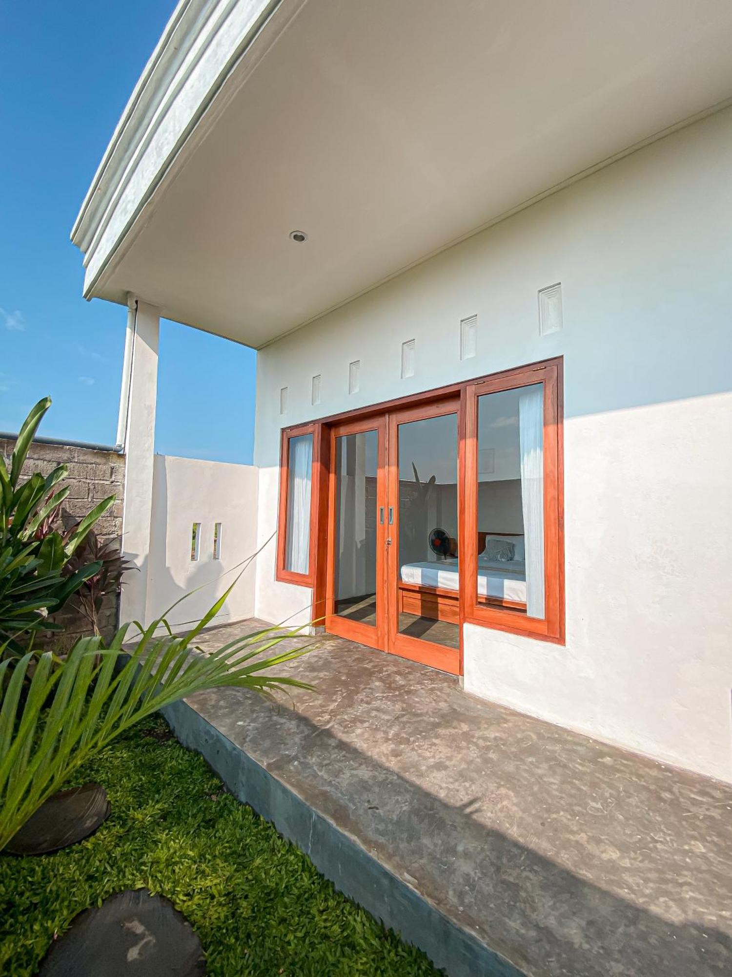 Turtle House Surf & Stay Airsatang Exterior photo